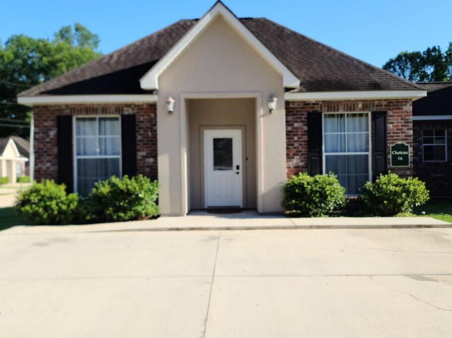 Chateau 16 Hammond Exterior photo